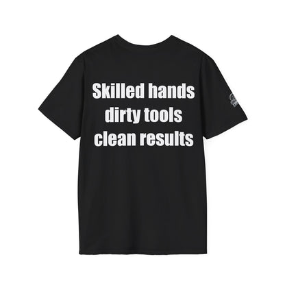 Мъжка тениска "Skilled hands, dirty tools, clean results"